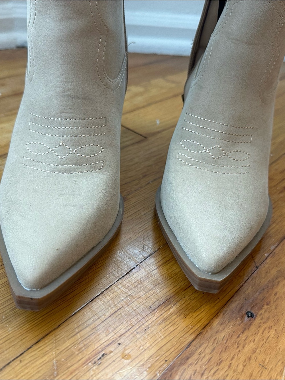 MIA Cream Tall Western Block Heel Boots size 7 - Picture 7 of 16